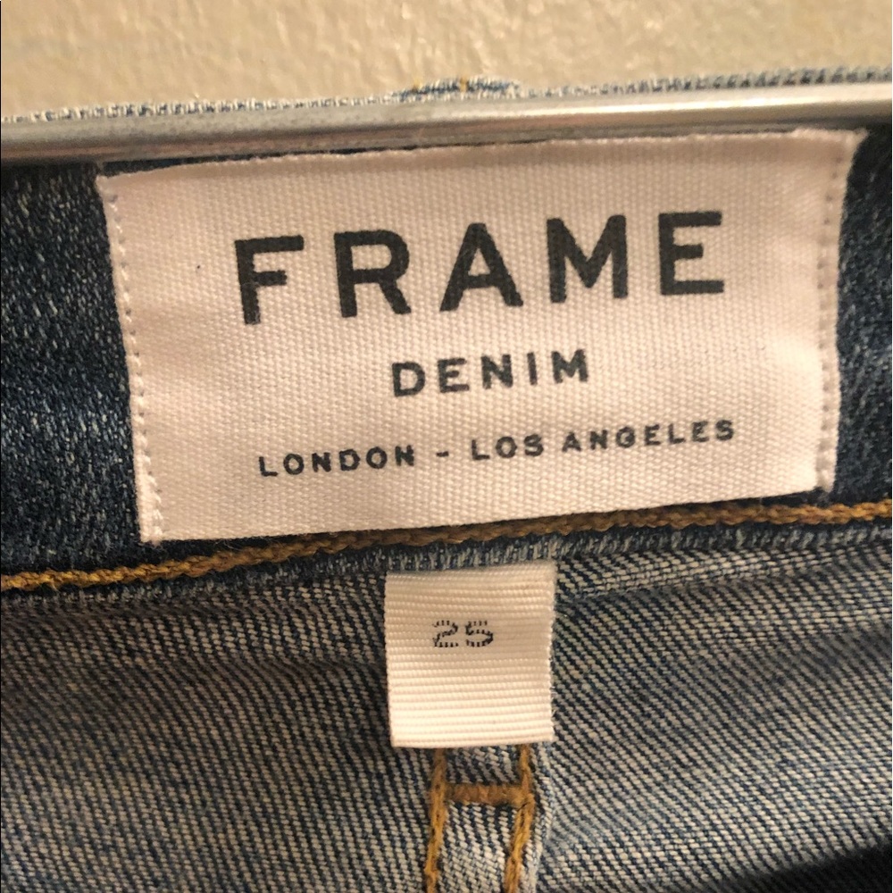 Frame denim jeans with a cool seam in the front